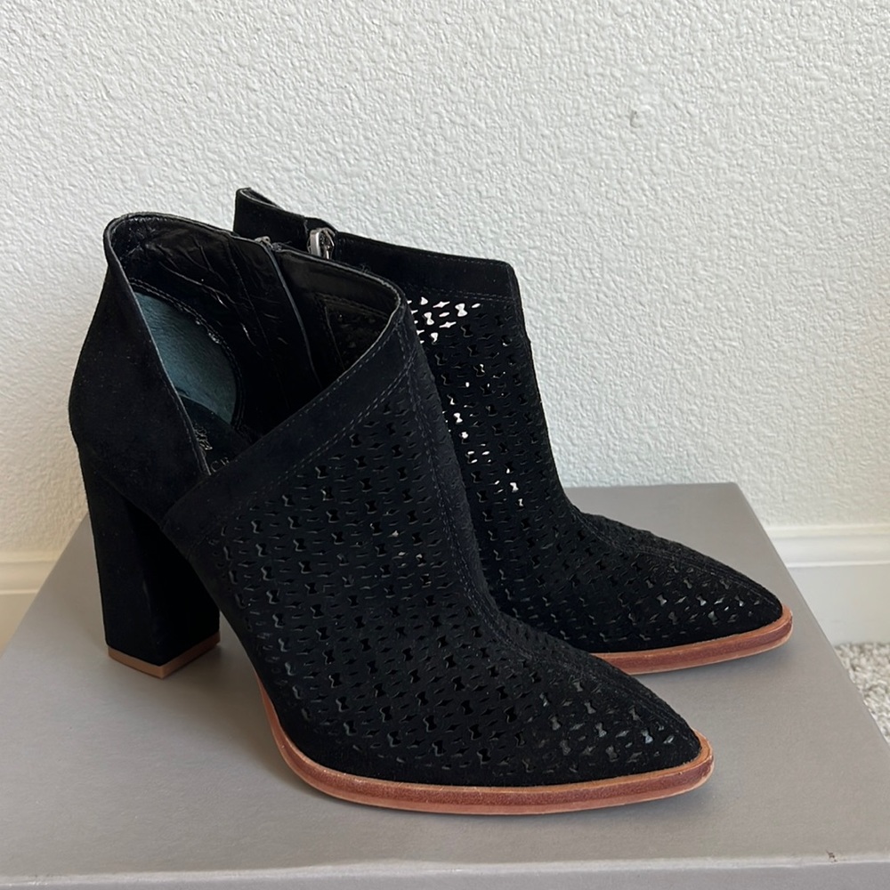 Vince Camuto Suede black zip up booties